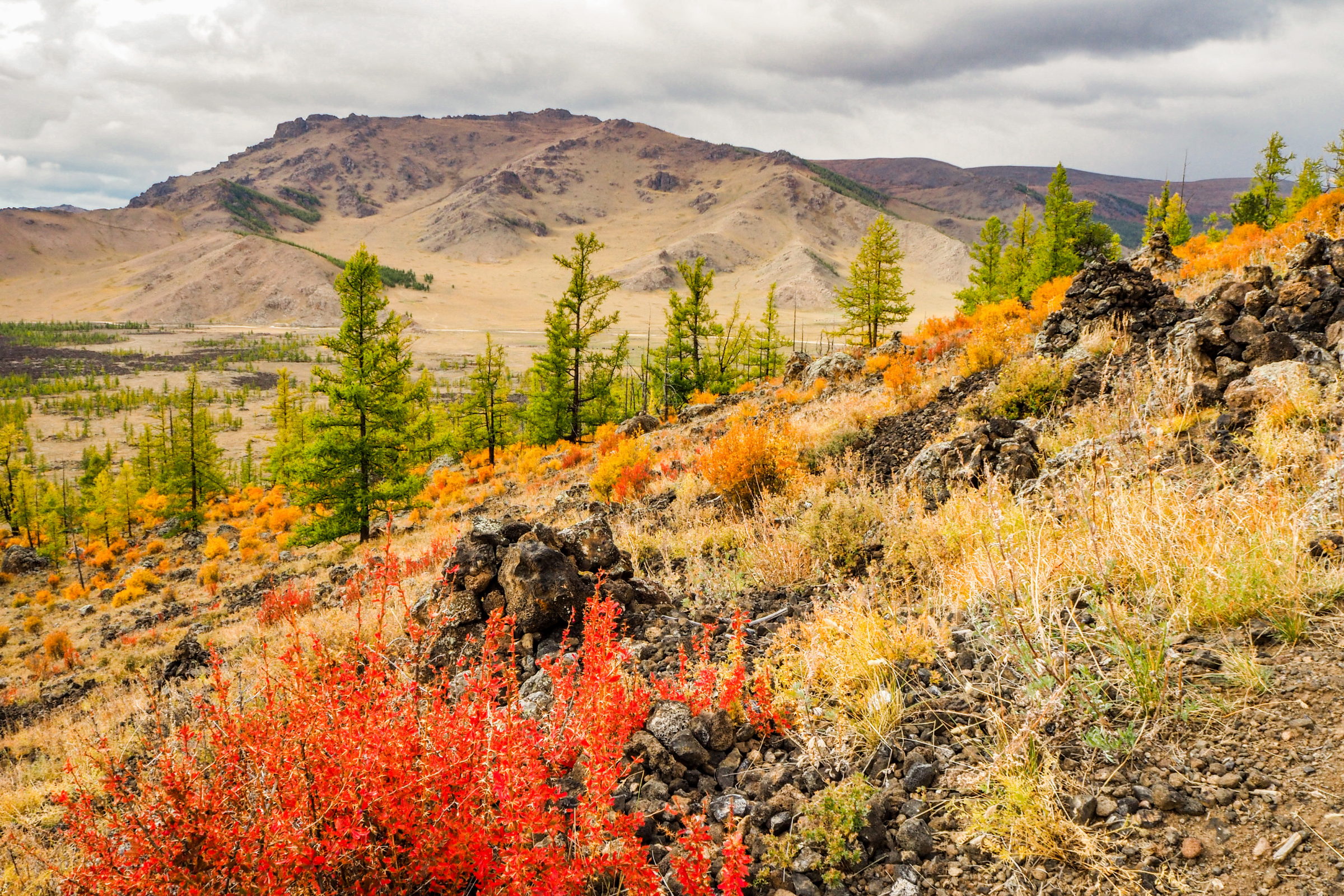 khorgo volcano.webp